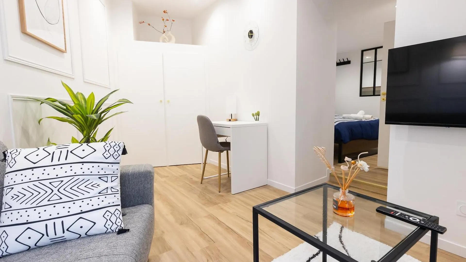 Chic & Beau Au Centre Millau Apartment 0*,
