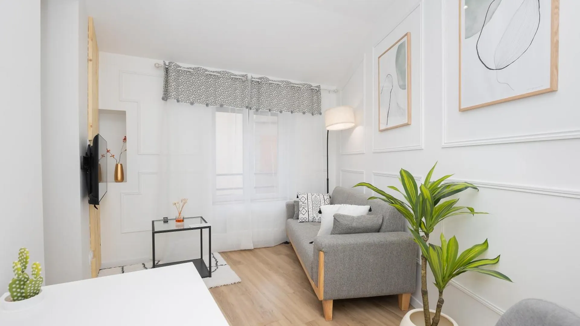 Chic & Beau Au Centre Millau Apartment